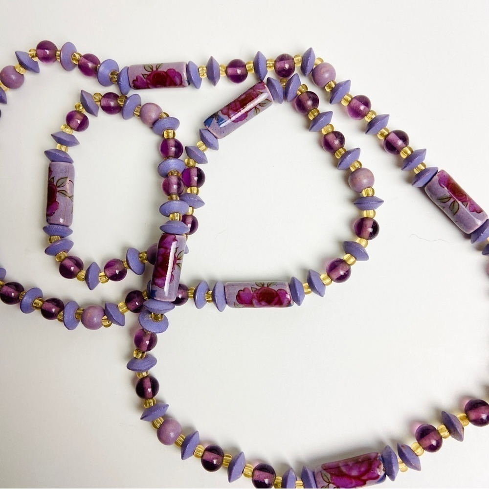 🖤5/$40!! Purple long strand artisan necklace clay beads with rose details